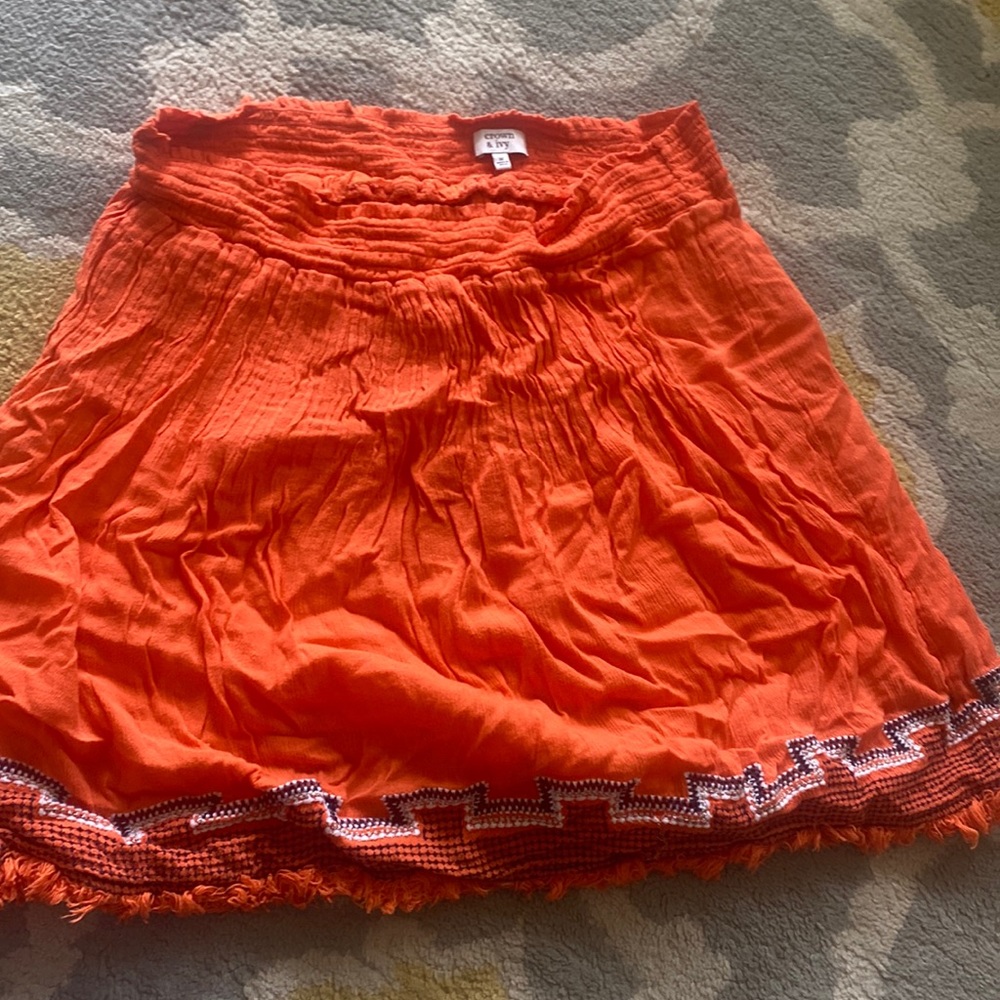 Crown & Ivy size medium skirt